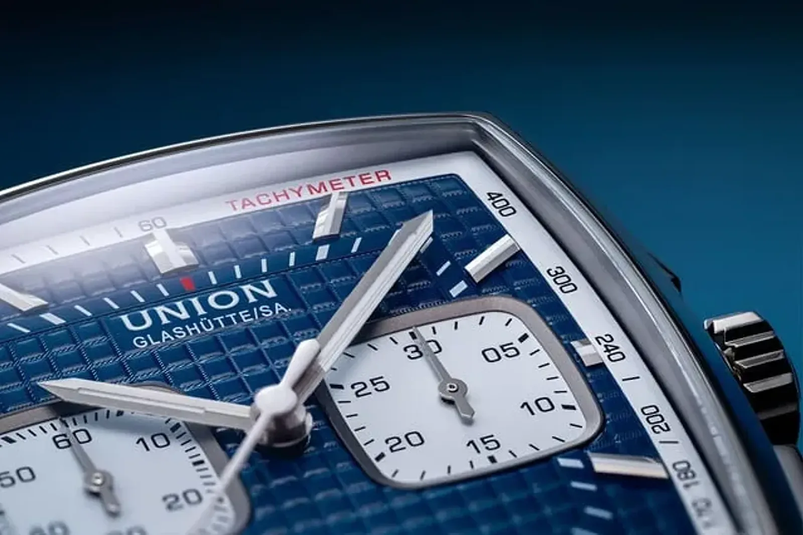 Stil und Präzision im Quadrat. Eine Uhr mit Format.