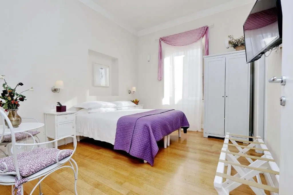 Drei Hotels in Rom jenseits der Spanischen Treppe - Orte die niemand kennt. — Travel