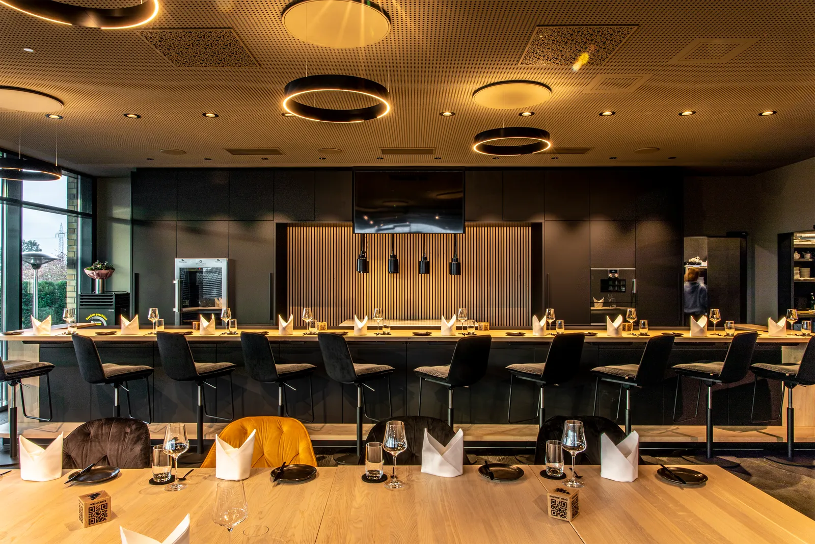 WENN ZU FLEISS GLÜCK HINZUKOMMT — Dine