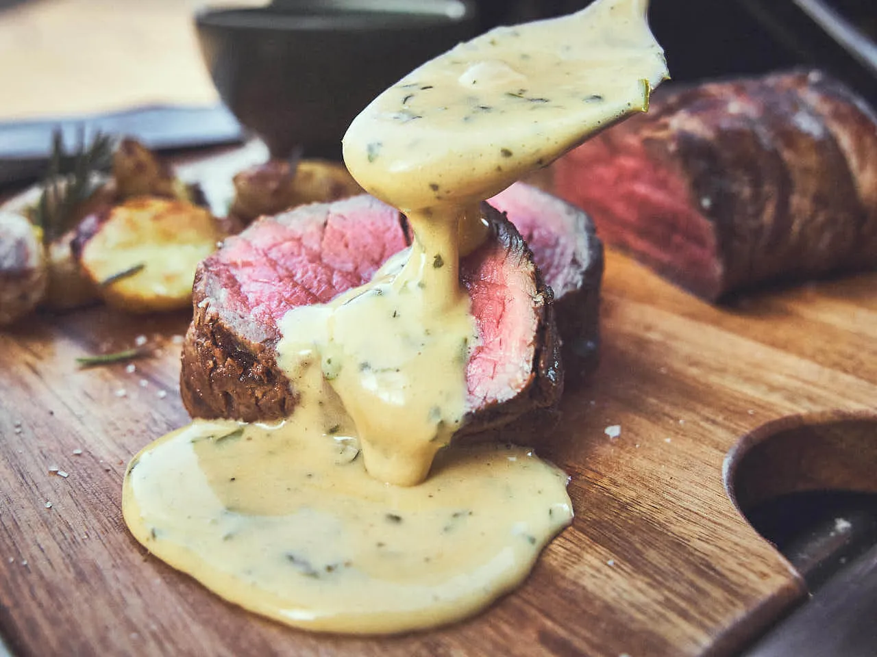 Die Rückkehr der Sauce Béarnaise. — Dine