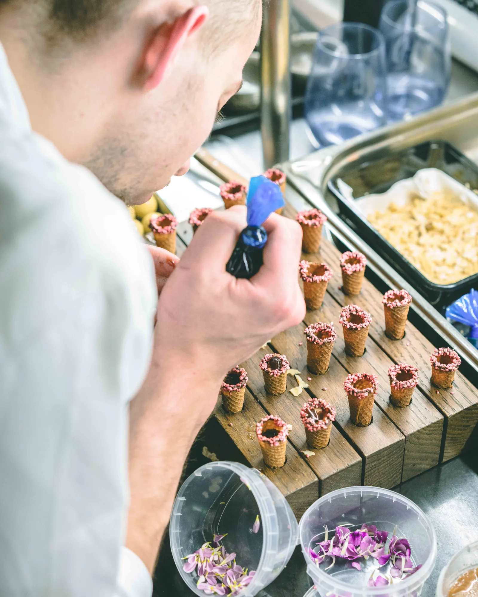BAUCHGEFÜHLT TRIFFT AUF INTELLEKT — Dine